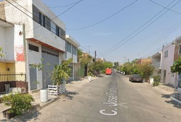 Casa en  Calle José Pantoja Gómez, Villas De Guadalaupe, Guadalajara, Jalisco, México