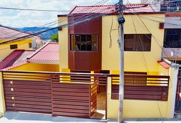 Casa en  Avenida Del Toril, Cuenca, Ecuador