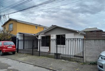 Casa en  Dos Y Medio Poniente, Talca, Chile