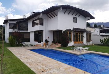 Casa en  Cumbayá, Quito