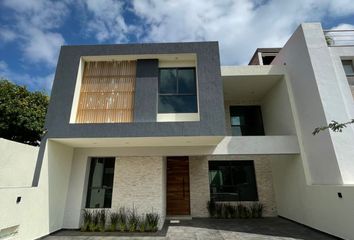 Casa en  Colegio México Nuevo Campus Morelia, Altozano., Calle Roraima, Morelia, Michoacán, México