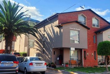 Casa en  Manuel Cordova Galarza, Quito, Ecuador