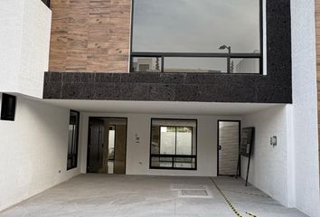 Casa en  Boulevard Europa, Lomas De Angelópolis, San Bernardino Tlaxcalancingo, Puebla, México