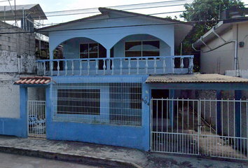 Casa en  Calle Silverio Pérez, Las Granjas, Poza Rica De Hidalgo, Veracruz, México