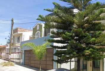 Casa en  Mabuse, Lomas Universidad, Zapopan, Jalisco, México