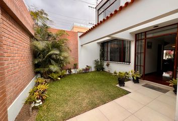 Casa en  Juan De La Torre 156, Urb Residencial Valle Hermoso, Lima, Perú