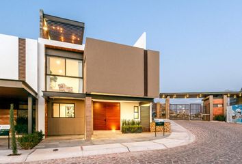 Casa en  Nuevo Refugio, Anillo Vial Fray Junípero Serra, El Refugio, Santiago De Querétaro, Querétaro, México