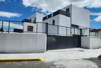 Casa en  Av. Gral. Rumiñahui, Quito, Ecuador