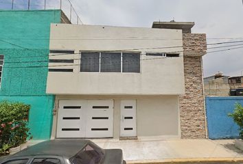 Casa en  Ombules, La Perla, 57820 Cdad. Nezahualcóyotl, Méx., México