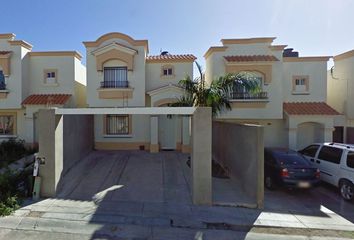 Casa en fraccionamiento en  Cerrada Orleans, Luis Donaldo Colosio, Guaymas, Sonora, México