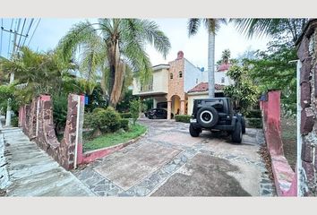 Casa en  Cañadas Car Wash, Avenida Bosques De San Isidro Sur, Bosque De San Isidro, Jalisco, México