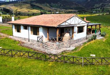 Casa en  Gobierno Parroquial Olmedo Pesillo, Olmedo, Cayambe, Ecuador