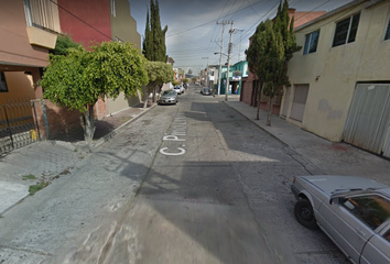 Casa en  Calle Pino Leiofilo, Los Pinos De Michoacán, Morelia, Michoacán, México