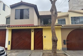 Casa en  Calle Fragatas, Sagitario, Surco, Perú