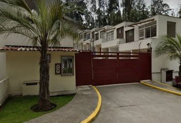 Casa en  Conjunto D'lu Village, Quito, Ecuador