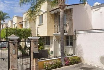 Casa en fraccionamiento en  Rincón De Eucalipto, Residencial Del Valle, Zapopan, Jalisco, México