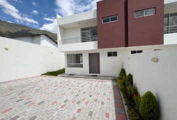 Casa en  Simón Bolivar 69, Quito 170120, Ecuador