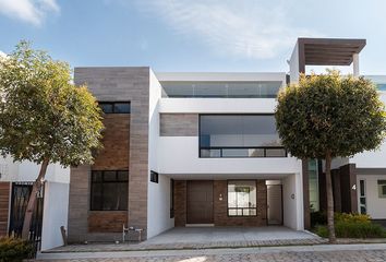 Casa en fraccionamiento en  Circuito Sombrerete 10, Lomas De Angelópolis, Puebla, México