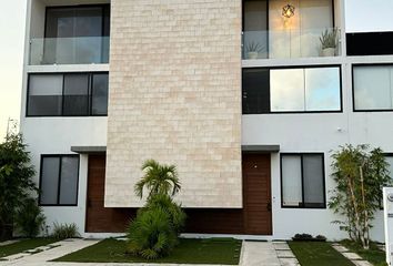 Casa en condominio en  Residencial Paraíso Playa Del Carmen, Avenida Chemuyil, Playa Del Carmen, Quintana Roo, México