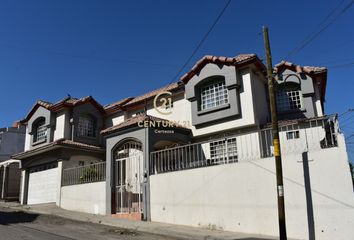 Casa en  Armería, Villafontana, Fontana Vi, Tijuana, Baja California, México