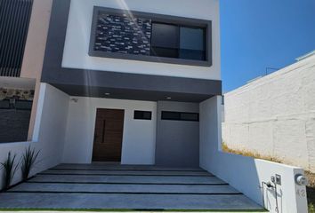 Casa en  Cañadas Del Bosque, Michoacán, México