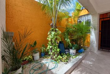 Casa en fraccionamiento en  Calle Don Nassim & Avenida Felix González Canto, Joaquín Zetina Gasca, Villas Morelos Ii, Puerto Morelos, Quintana Roo, México