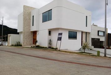 Casa en  Paseo Altozano, Avenida Montaña Monarca, Morelia, Michoacán, México