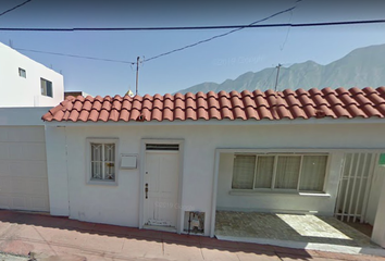 Casa en  Corregidora 335, Ixtlera, 66350 Cdad. Santa Catarina, N.l., México