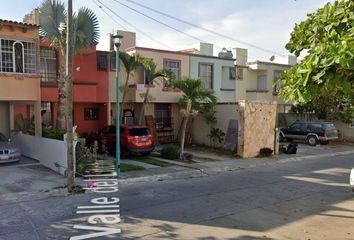 Casa en fraccionamiento en  Valle Del Litchi, Valle Dorado, Mezcales, Nayarit, México