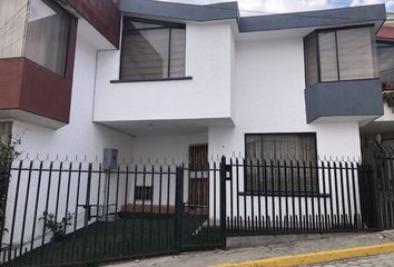 Casa en  Vg6h+m7c, De Los Jazmines, Quito 170138, Ecuador