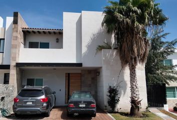 Casa en  La Vista Residencial, Anillo Vial Fray Junípero Serra, Residencial La Vista, La Vista Residencial, Santiago De Querétaro, Querétaro, México