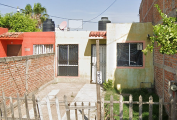 Casa en  Avenida Paseo Del Faro, Puente Viejo, Paseo Puente Viejo, Jalisco, México