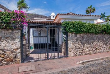 Casa en fraccionamiento en  Galeana 180, Ajijic, Jalisco, México