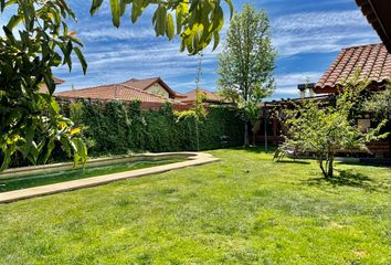 Casa en  Club De Polo - Avenida Escrivá De Balaguer, Machalí, Chile