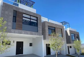 Casa en condominio en  Av. Paseo De Las Pitahayas, Zibatá, Querétaro, México