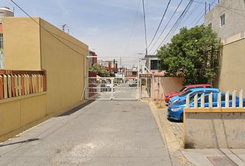 Casa en fraccionamiento en  Calle Higueras, Los Héroes Coacalco, San Francisco Coacalco, Coacalco De Berriozábal, México, 55712, Mex