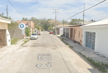 Casa en  Calle 67a, Yucalpetén, Mérida, Yucatán, México