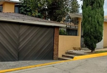 Casa en  Avenida Hda. De Tarimoro, Lomas De La Hacienda, Ciudad López Mateos, Estado De México, México