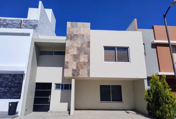 Casa en  Valle Imperial, Avenida Valle De Los Imperios, San Francisco Tesistán, Jalisco, México