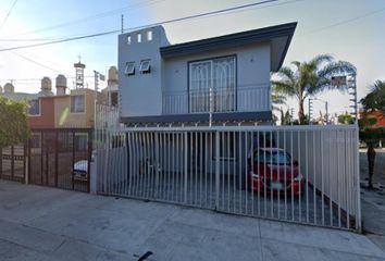 Casa en  Valle De Los Olmos 2831, Jardines Del Valle, Zapopan, Jalisco, México