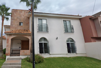 Casa en  Dakota Del Sur Izquierda, Quintas Del Sol Ii Etapa, Campestre-lomas, Chihuahua, México