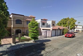 Casa en fraccionamiento en  Gran Lago De Los Esclavos, Jardines Del Lago, Mexicali, Baja California, México