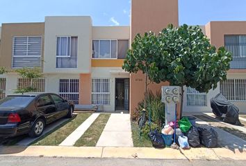 Casa en condominio en  Calle Zanate 3720, San Francisco Tesistán, Jalisco, México