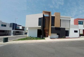 Casa en fraccionamiento en  Lomas De La Rioja Ii, Alvarado, Veracruz, México