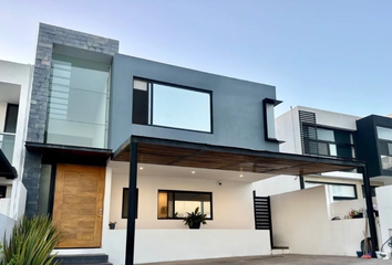 Casa en fraccionamiento en  Lomas De Juriquilla, Misión De San Francisco, Fracc. Lomas De Juriquilla, Santa Rosa Jáuregui, Querétaro, México