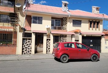 Casa en  Empresa Electrica Regional Centro Sur C.a., Avenida Pumapungo, Cuenca, Ecuador