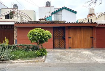 Casa en  Calle Los Nogales, Chorrillos, Lima, 15064, Per