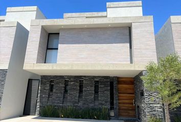 Casa en fraccionamiento en  Altos Juriquilla, Av. De Las Torres, Juriquilla, Querétaro, México