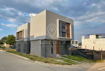 Casa en  Avenida Paseo De La Cantera 406, Pontevedra, Capital Norte, Jalisco, México