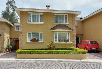 Casa en  San Juan De Cumbaya, Quito, Ecuador